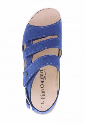 Босоножки на танкетке