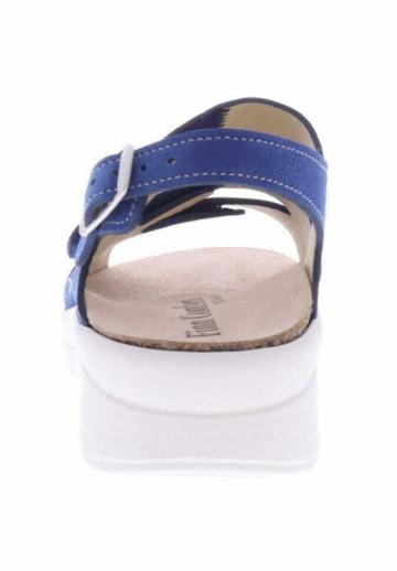 Босоножки на танкетке