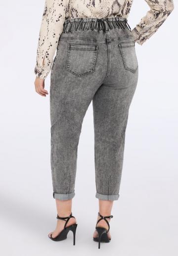 Короткие джинсы