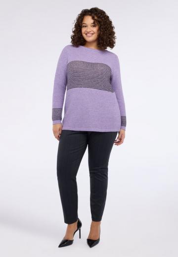 Пуловер в полоску