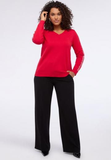 Пуловер с вырезом V