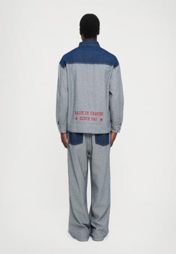 Джинсовая куртка