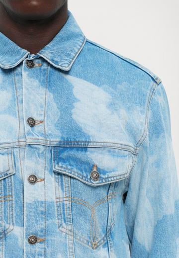 Джинсовая куртка