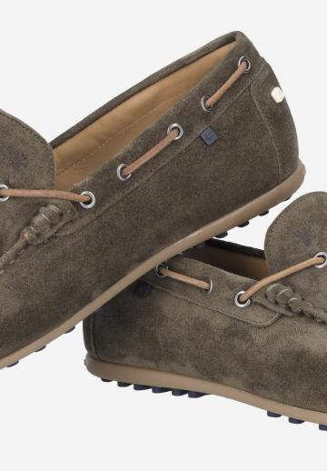 Ботинки на шнуровке