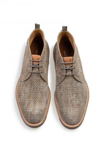 Ботинки на шнуровке