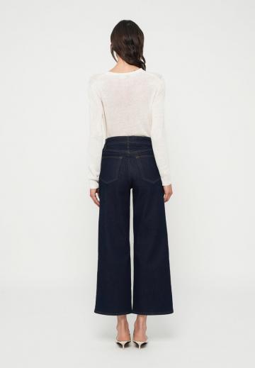 Короткие джинсы