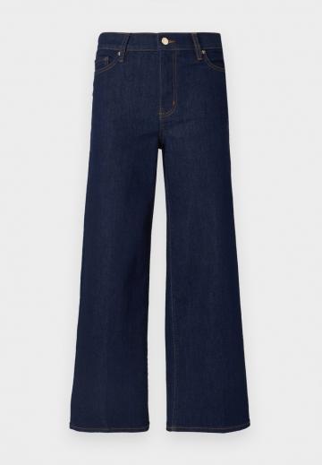 Короткие джинсы