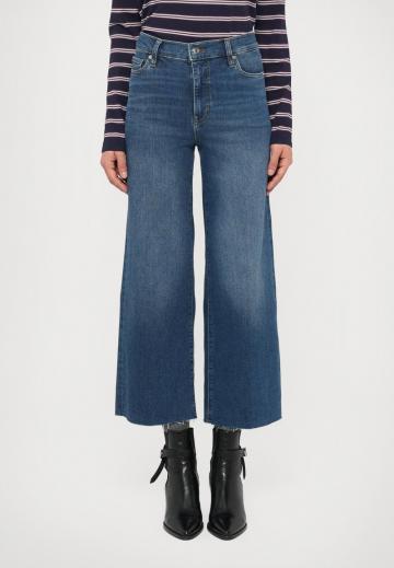 Короткие джинсы