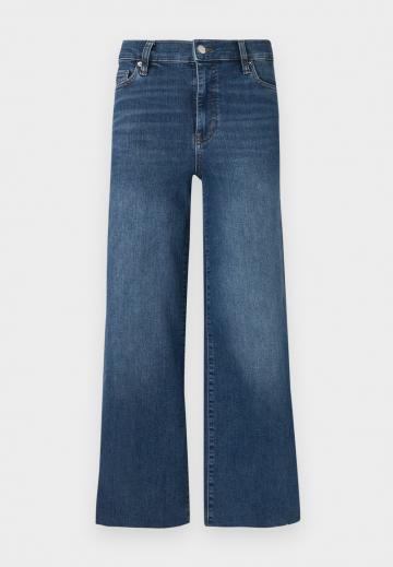 Короткие джинсы