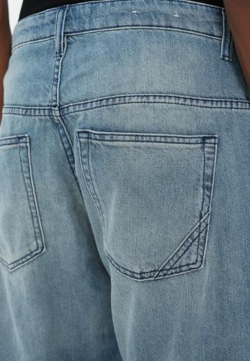 Джинсы бойфренда