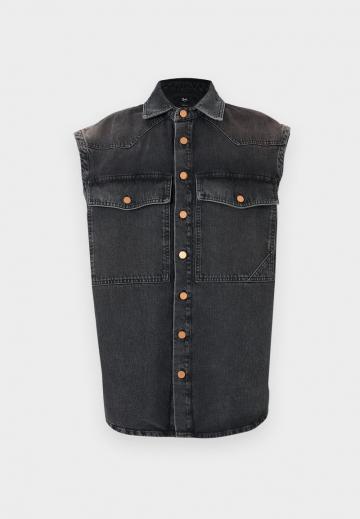 Длинный жилет