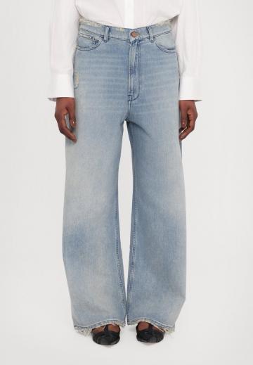 Джинсы бойфренда