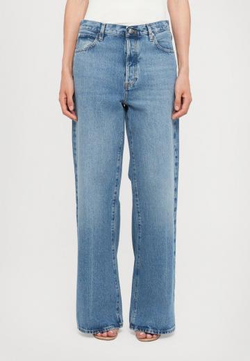 Джинсы бойфренда