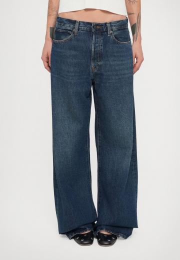 Джинсы бойфренда