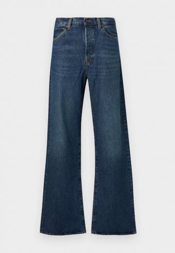 Джинсы бойфренда