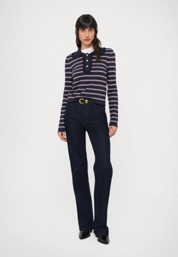 Клешеные джинсы