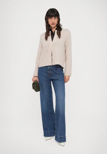 Клешеные джинсы