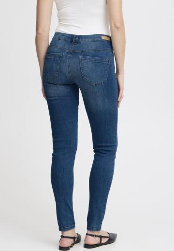 Узкие джинсы