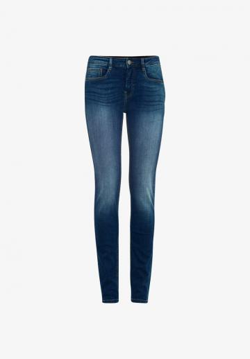 Узкие джинсы