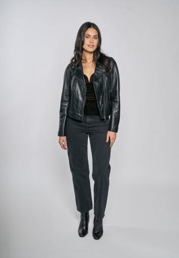 Короткая куртка