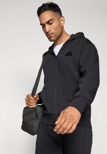 Спортивная кофта