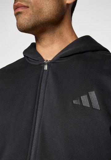 Спортивная кофта