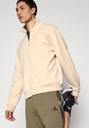 Спортивная кофта