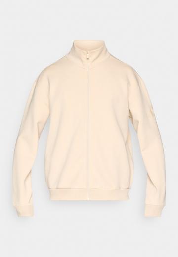 Спортивная кофта