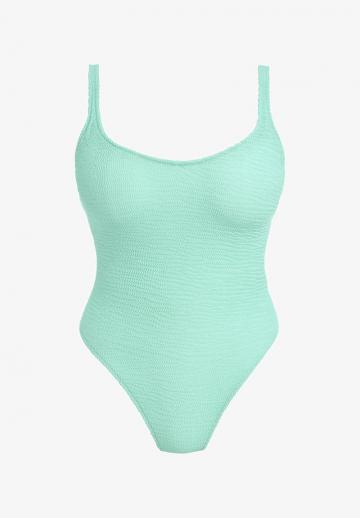 Слитный купальник