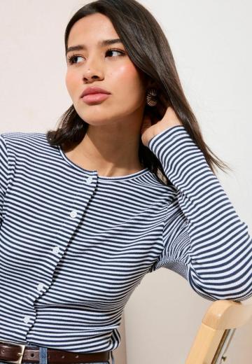 Вязаная кофта