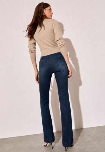 Клешеные джинсы