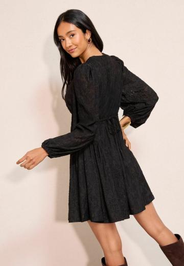 Короткое платье