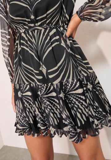 Короткое платье