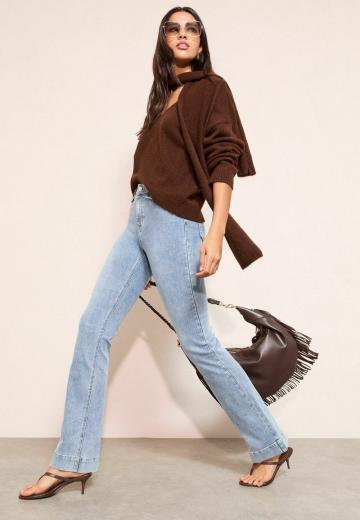 Клешеные брюки