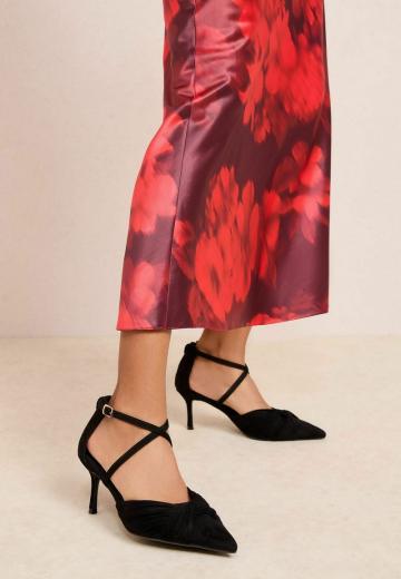 Туфли с ремешком