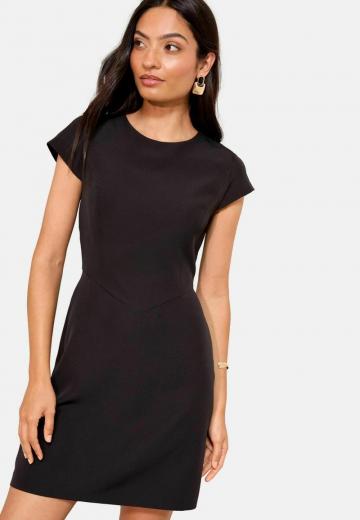 Короткое платье