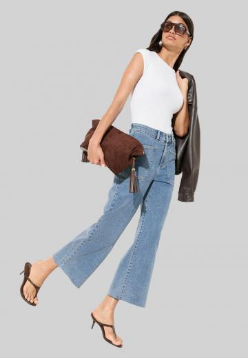 Короткие джинсы