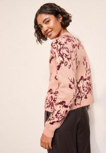 Жаккардовая вязаная кофта