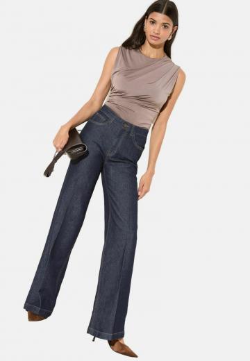 Прямые джинсы