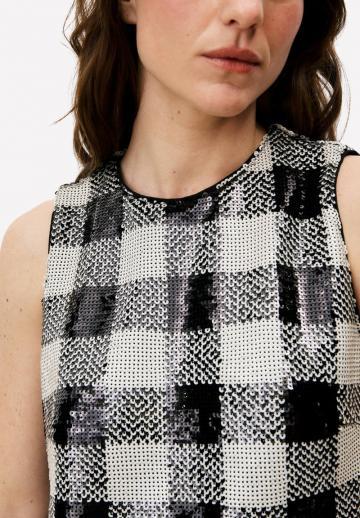 Блузка без рукавов