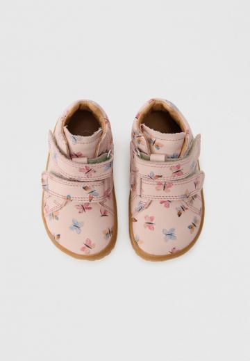 Детская обувь