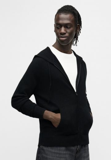 Вязаная кофта