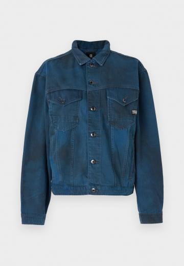 Куртка с накладнымит карманами