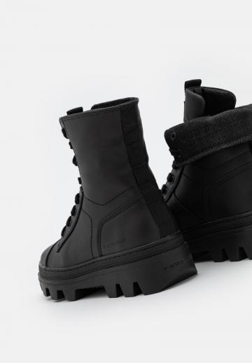Ботинки на шнуровке