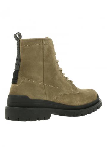 Ботинки на шнуровке