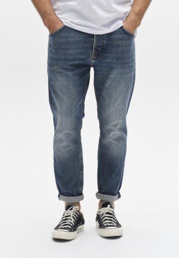 Прямые джинсы