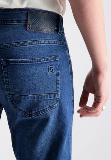 Узкие джинсы