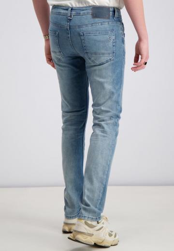 Узкие джинсы
