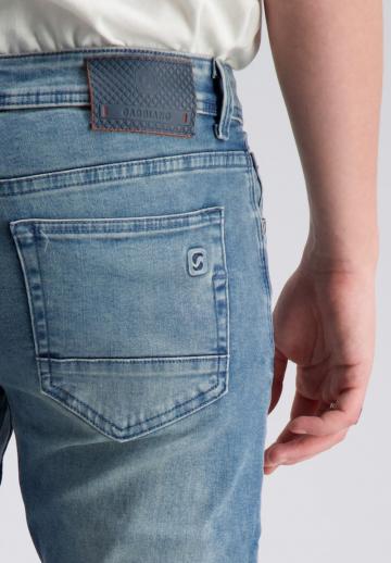 Узкие джинсы