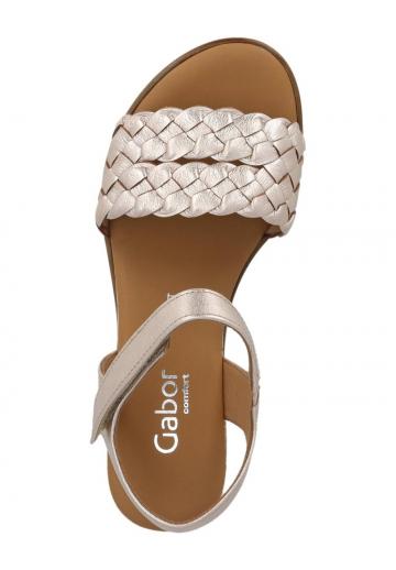 Босоножки на танкетке